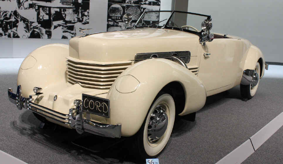 13516円 最新作売れ筋が満載 1930年代にアメリカで高級車を製造していたカーメーカーです ミニカー 1 18 アメリカ車 1936 Cord 810 ’36 予約商品